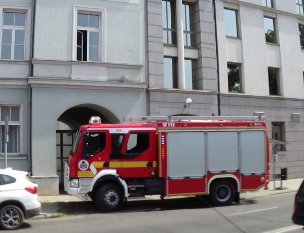 Füstfelhő a belvárosban! Kiürítési gyakorlatot tartottak a Megyei Főügyészségen