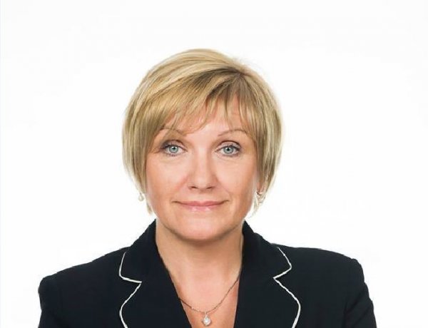 Fogadó órát tart dr. Rákóczi Ildikó az Alvégesi Művelődési Házban