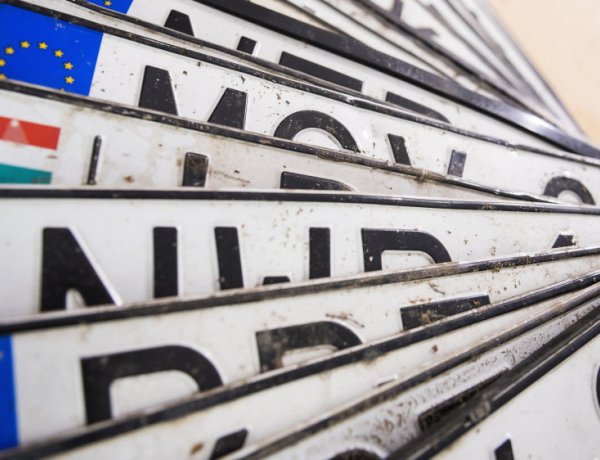 A rendszámtáblával trükközött, gyorsított eljárásban elítélte a bíróság