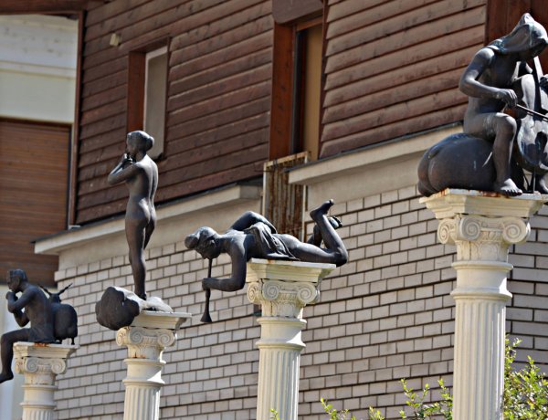 Amiről az utcák mesélnek - Városunkban több zenei témájú képzőművészeti alkotás található