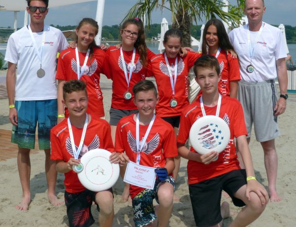 A Strand Ultimate Frizbi Országos Bajnokságon is legyőzhetetlen volt az Apáczai