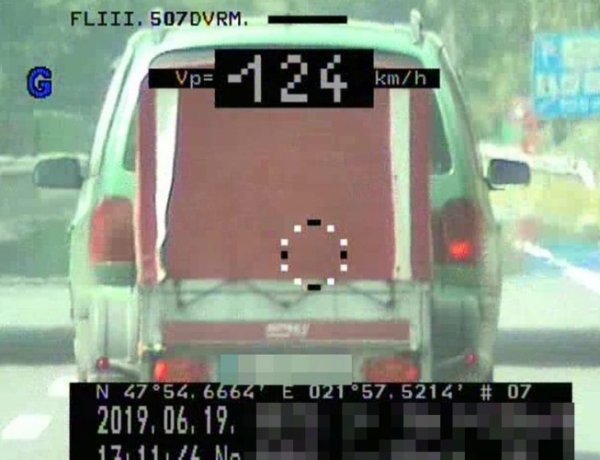 Ön tudta? Utánfutóval autópályán legfeljebb 80 km/óra sebességgel szabad közlekedni!