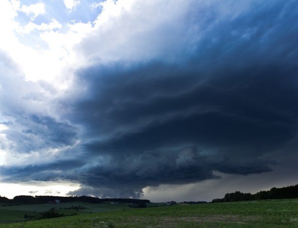 Hőségre és zivatarokra figyelmeztetnek – Délután akár jégesőre is számíthatunk