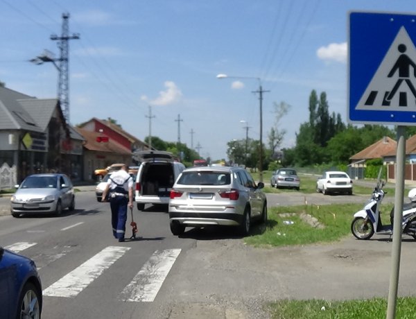 Kijelölt gyalogos-átkelőhelyen gázoltak el egy férfit a Tokaji úton, kórházba szállították