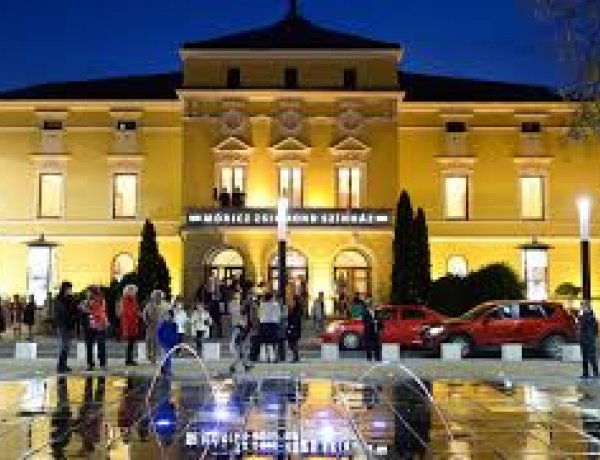 A Móricz Zsigmond Színház az új évadban az Úri muri bemutatójával emlékezik névadójára