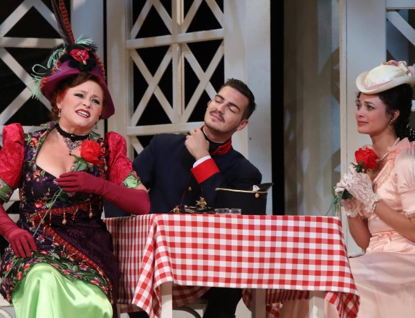 Veszprémi vendégprodukcióval folytatódik a Zenés VIDOR Nyár a Rózsakertben