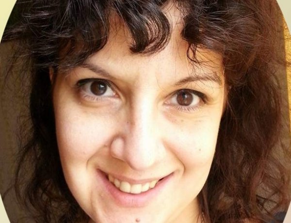 Móricz Zsigmond Olvasókör - Bemutatkozik May Viktória  író, szerkesztő