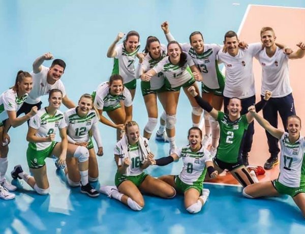 Elődöntőben a női röplabda válogatott az Universiadén - Kanadát is legyőzték a mieink