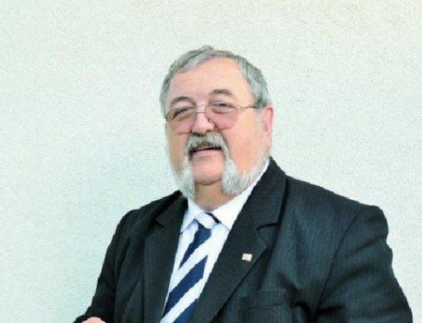 Az LMP-s dr. Pápai Lászlót indítja a nyíregyházi 7. számú választókörzetben a Szövetségben