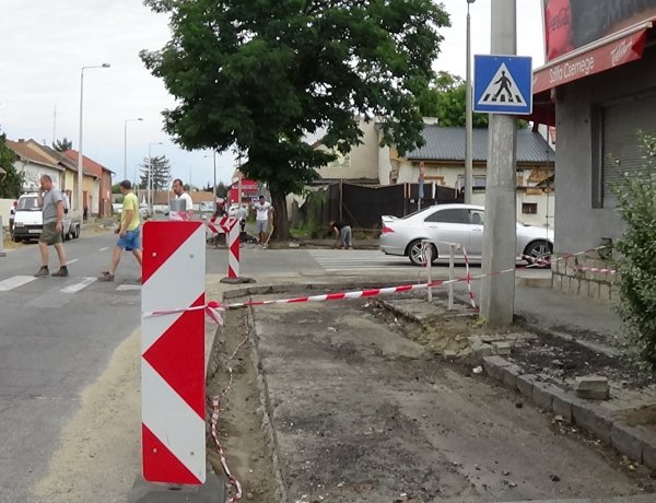 Forgalom korlátozás a Debreceni utca és Szilfa utcai csomópontban