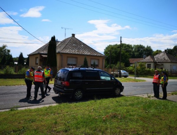 Közös ellenőrzést tartottak a rendőrök a Nemzeti Adó- és Vámhivatal munkatársaival