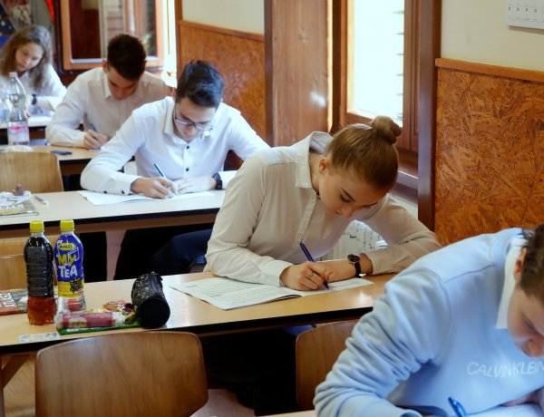 Friss adatok – Kiválóan teljesítettek a diákok az idei érettségin!