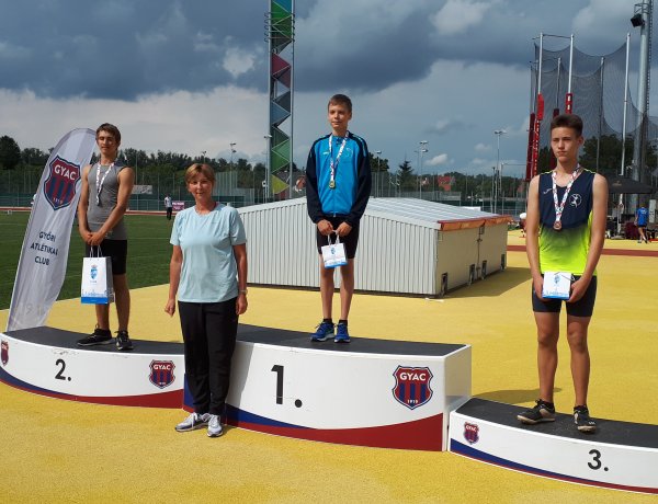 Bajnoki címek és egyéni csúcsok - jól szerepeltek Győrben a fiatal atléták