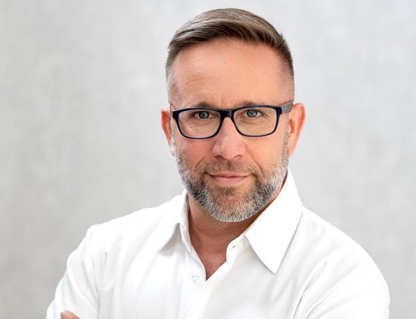 Szabó Péter: add azt, amire vágysz! – A sikertréner-bestsellerszerző Nyíregyházán járt