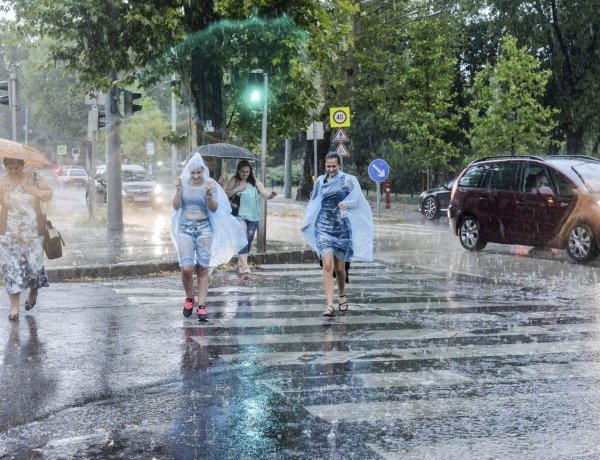 A hőség mellett zivatarokra, felhőszakadásra is számíthatunk vasárnap