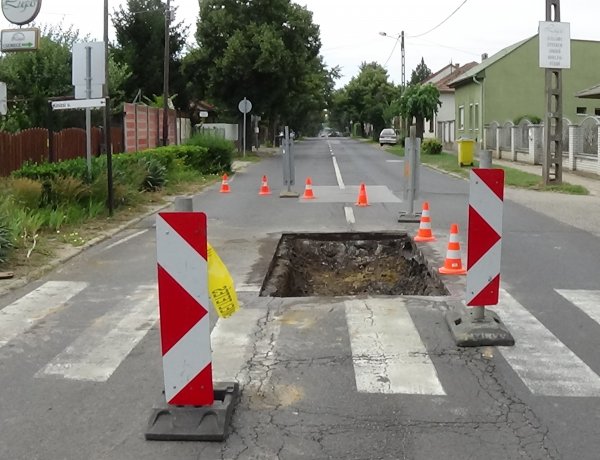Forgalomkorlátozás a Derkovits utcán – Fokozott figyelemmel közlekedjenek!