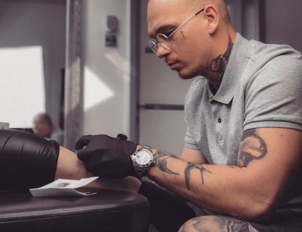 Divatból ne szülessenek tetoválások - P. Földi Krisztina írása