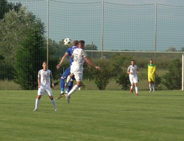 Edzőmeccs egy román gárda ellen - legyőzte a Receát a Szpari