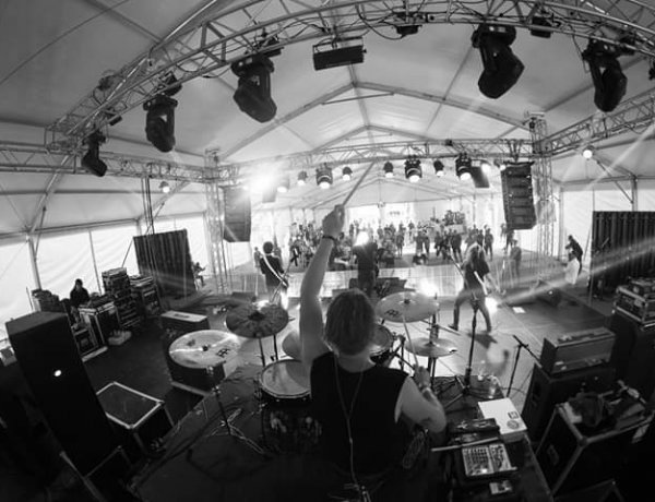 Tapsolj és Tátogj! Lemezbemutató koncert a Tortuga zenekartól!