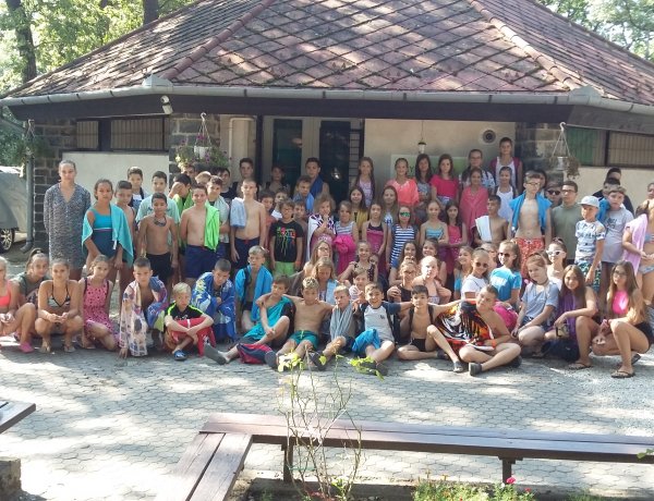 Versben örökítették meg szigligeti élményeiket az Apáczai és Arany iskolák táborozói