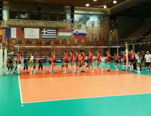 Szettet sem veszítettek Tóth Fruzsináék - Nyert a röplabda válogatott