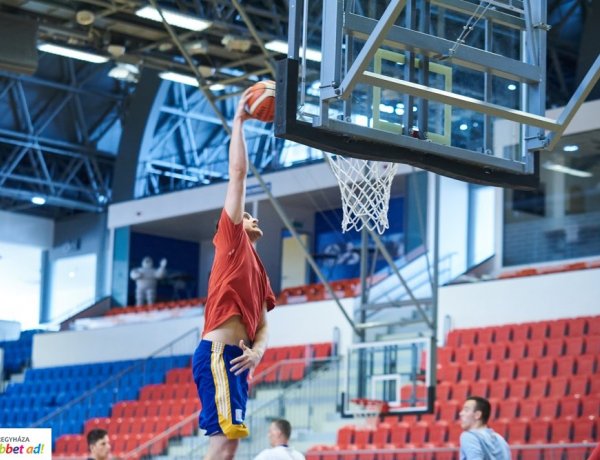 Kosaras felkészülés - Edzőmeccs a Vasas ellen, Baján kezdi a bajnokságot a Nyíregyháza