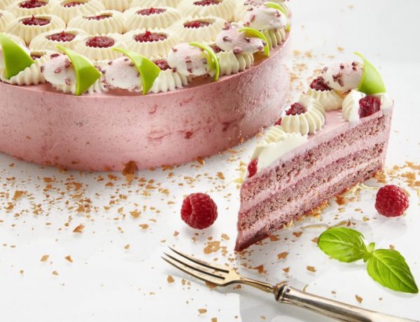 Az ország egyik legjobb kenyerét nálunk sütik - Megvan az ország tortája is