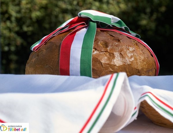 Közösen emlékeztek meg az orosiak Szent István királyra - Kenyérszentelés is volt