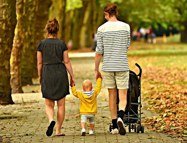 Az iskolakezdés segítésére már péntektől érkeznek a szeptemberi családtámogatások