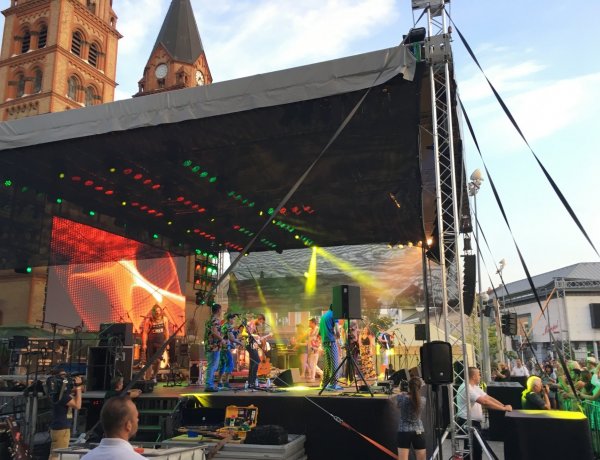 Fantasztikus volt a hangulat a Parno Graszt és a Bohemian Betyars közös koncertjén