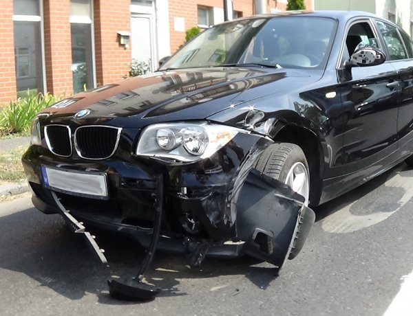 Jelentős az anyagi kár az Inczédy és Bocskai utca kereszteződésében történt balesetben