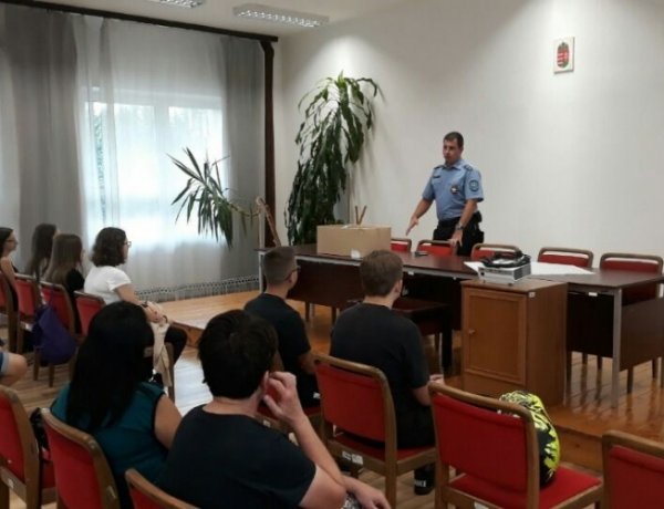 Nem engedték el a SuliMoped-es fiatalok kezét: nyílt napot szerveztek