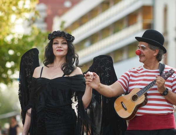 Sikeres volt a VIDOR 5. napja is! Kedden Hajdu Steve nevettetett a Bencs Villában!