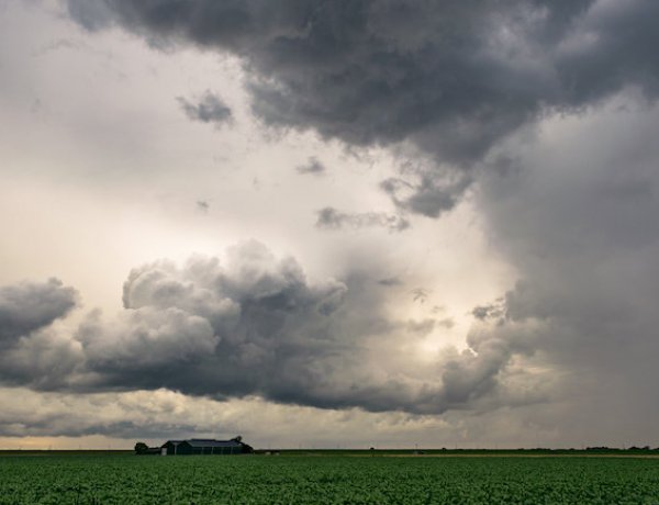 Hőség lesz csütörtökön és zivatarok, mutatjuk a veszélyes helyeket