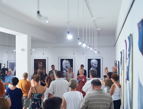 Újabb ösztöndíjas remekekkel bővült a Pál Gyula Terem kortárs gyűjteménye