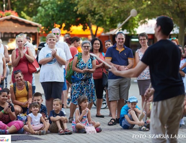 Képösszefoglaló a pénteki VIDOR Fesztiválról - Újra megtelt a Kossuth tér 