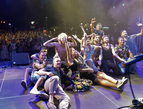 Fantasztikus volt a hangulat a Parno Graszt és a Bohemian Betyars közös koncertjén    