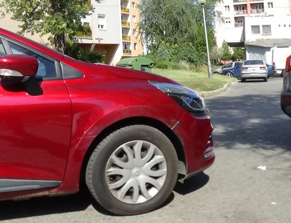 Szabálytalan sávváltás miatt történt baleset péntek délelőtt az Északi körúton