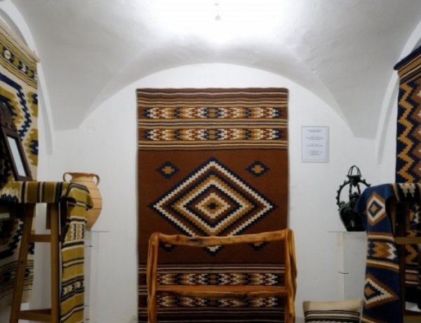 A megye népművészeinek kiállítása, bemutatója és vására a Kossuth téren 