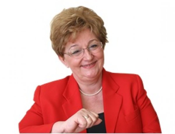 A protokoll szakma nagyasszonya, Görög Ibolya a Bencs Villában 