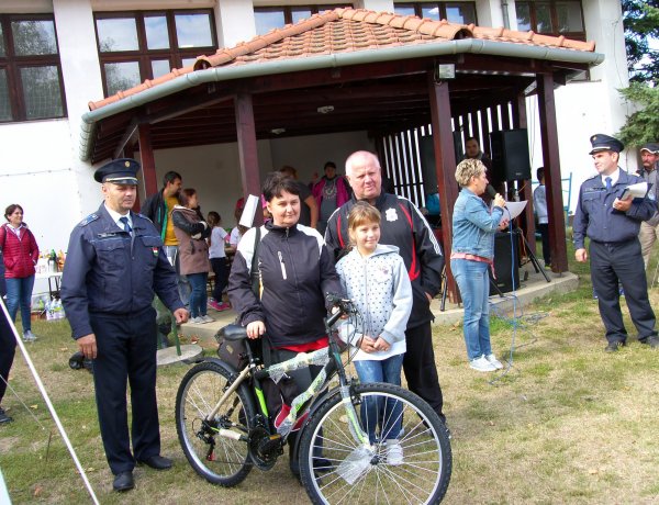 Közbiztonsági családi nap Sóstóhegyen, a Szabó Lőrinc iskola udvarán
