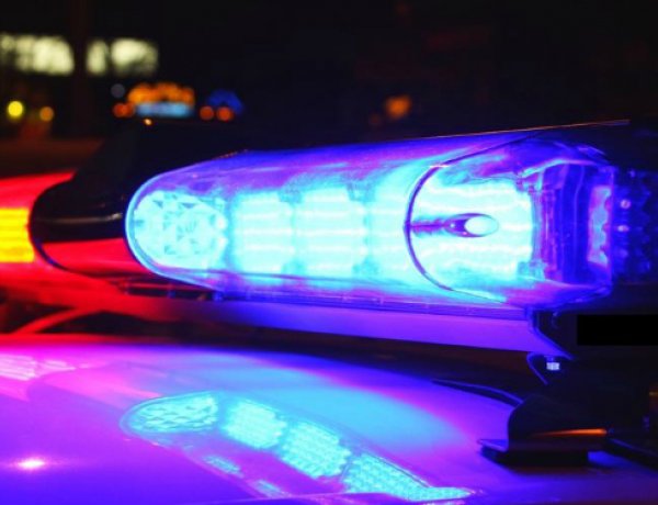 Árokba hajtott egy kisbusz a 4-es számú főúton, hárman könnyebben megsérültek