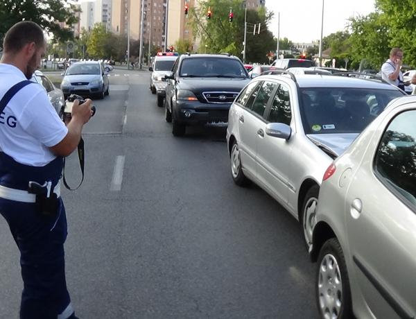 Ismét a Pazonyi téren történt baleset, ezúttal négyen ütköztek