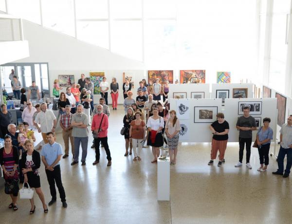 Megnyílt az idei Őszi Tárlat Nyíregyházán – 48 alkotás tekinthető meg a VMKK-ban