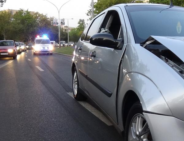 Baleset történt a körút és a Városmajor utca csomópontjánál, rendőrt hívtak az esethez