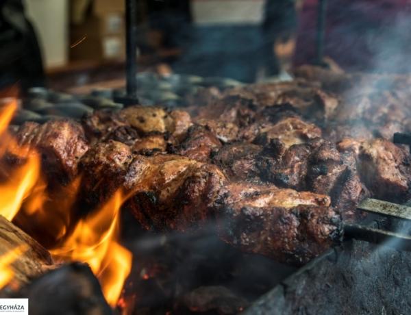 Nyilvános a Tirpák Fesztivál étlapja – Idén 4000 szelet sütőtökös málét osztanak ki
