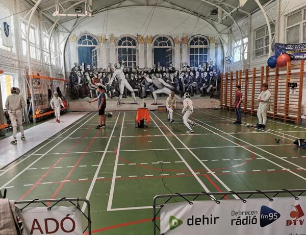 Mozgalmas hétvége a kardozóknál - versenyek itthon és a határon túl