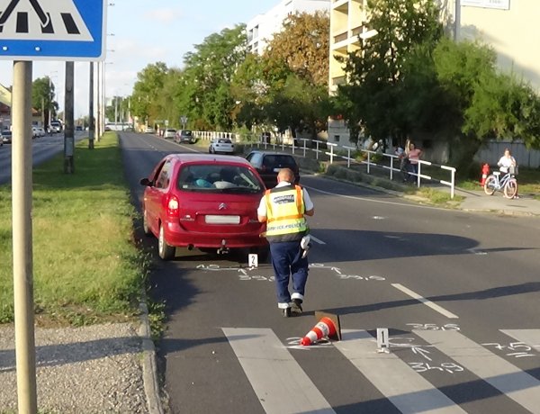 Gyalogost gázoltak el a hétvégén a Kert utca egyik átkelőhelyén, súlyosan megsérült