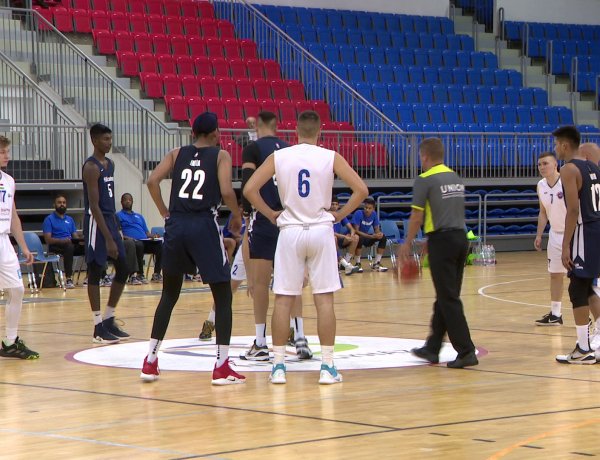 Győzelemmel kezdek a Cápák - legyőzte az NBA Academy Indiát a kosárcsapat