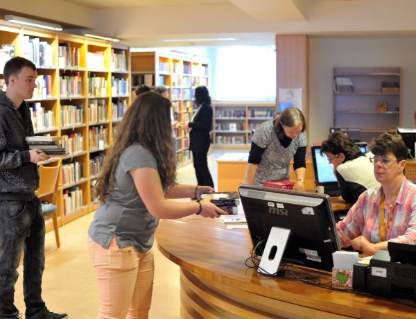 Családi olvasójegy - beiratkozási akció a Móricz Zsigmond könyvtárban 